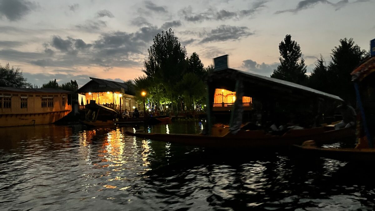 Srinagar by Night ..